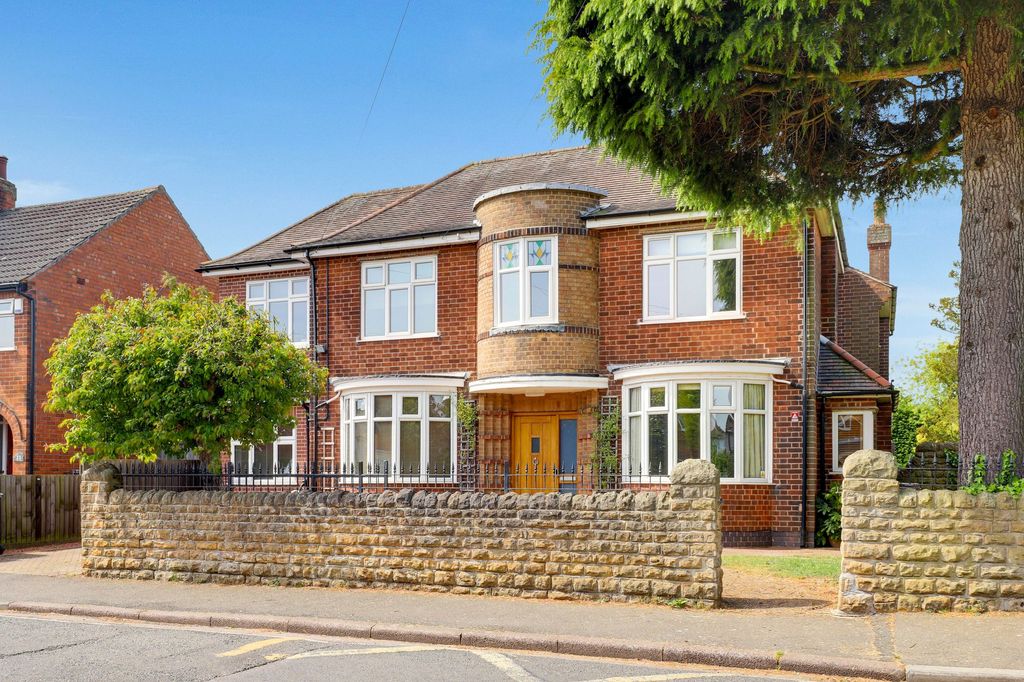 Property photo 1 of 34