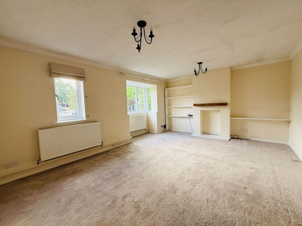 Property photo 3 of 11 4695019