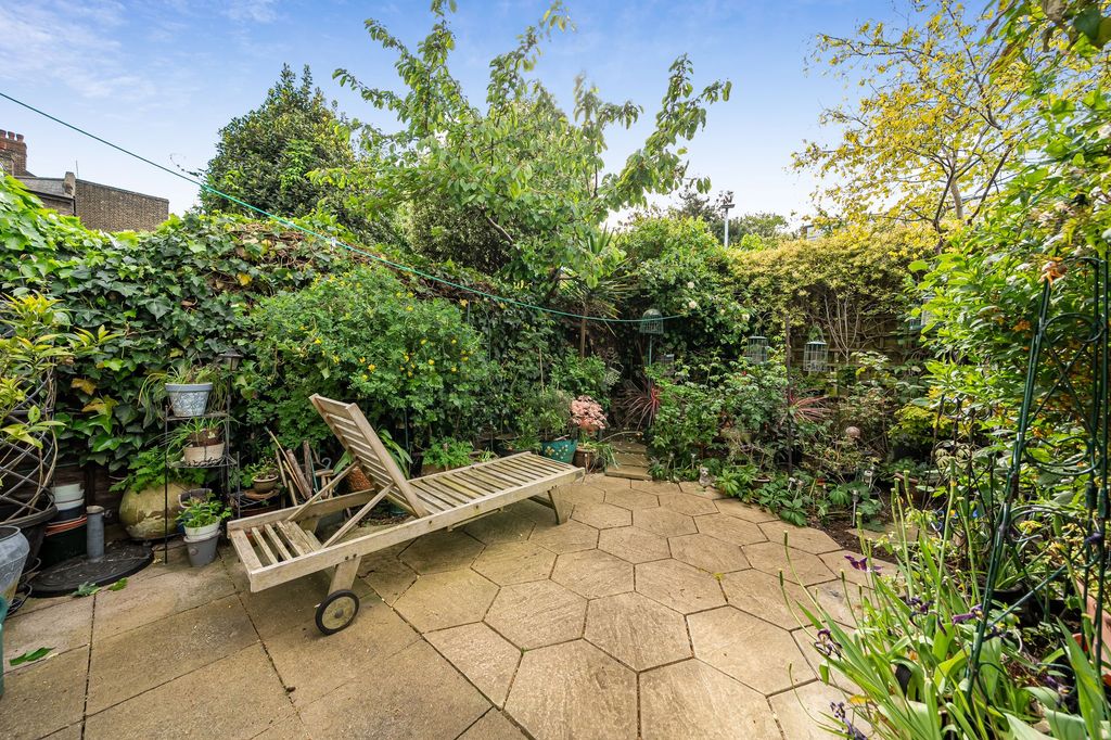 Property photo 2 of 9