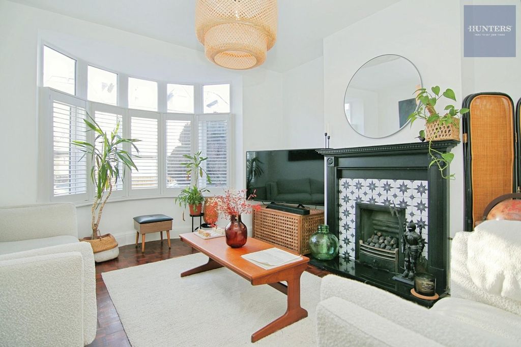 Property photo 2 of 18 Living