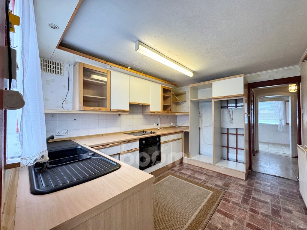 Property photo 3 of 27 Place View, Kilbirnie Kitchen Pic