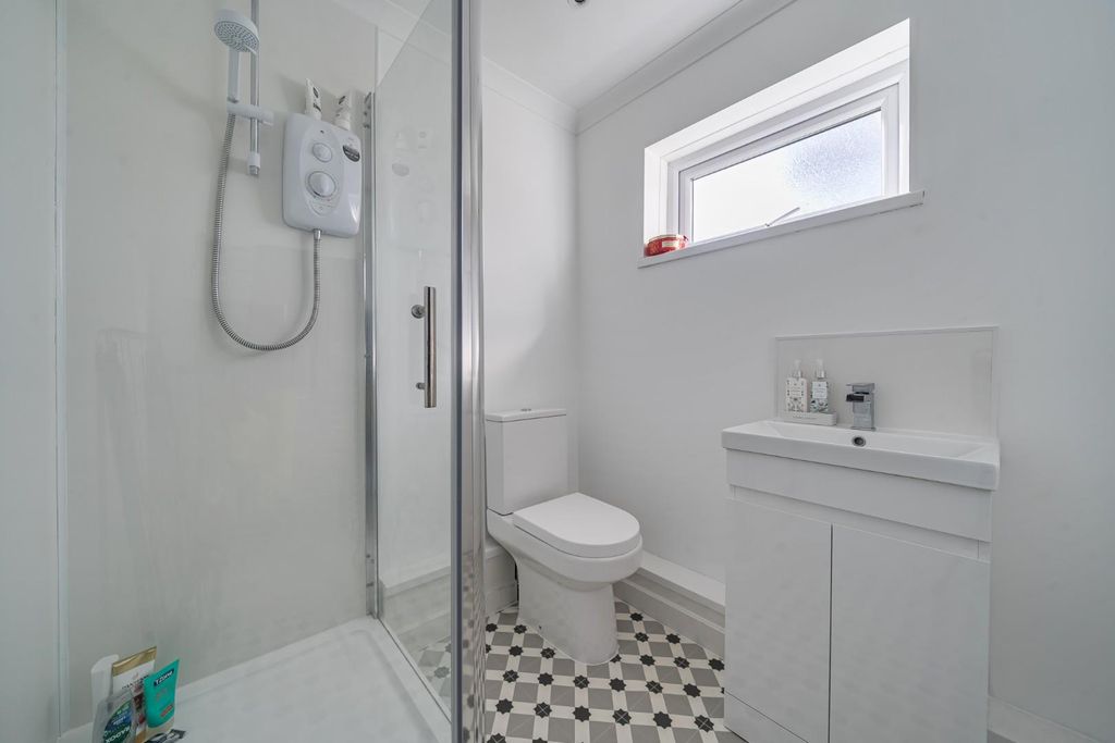 Property photo 3 of 15 1420490-4-699Efe5954176.Jpg