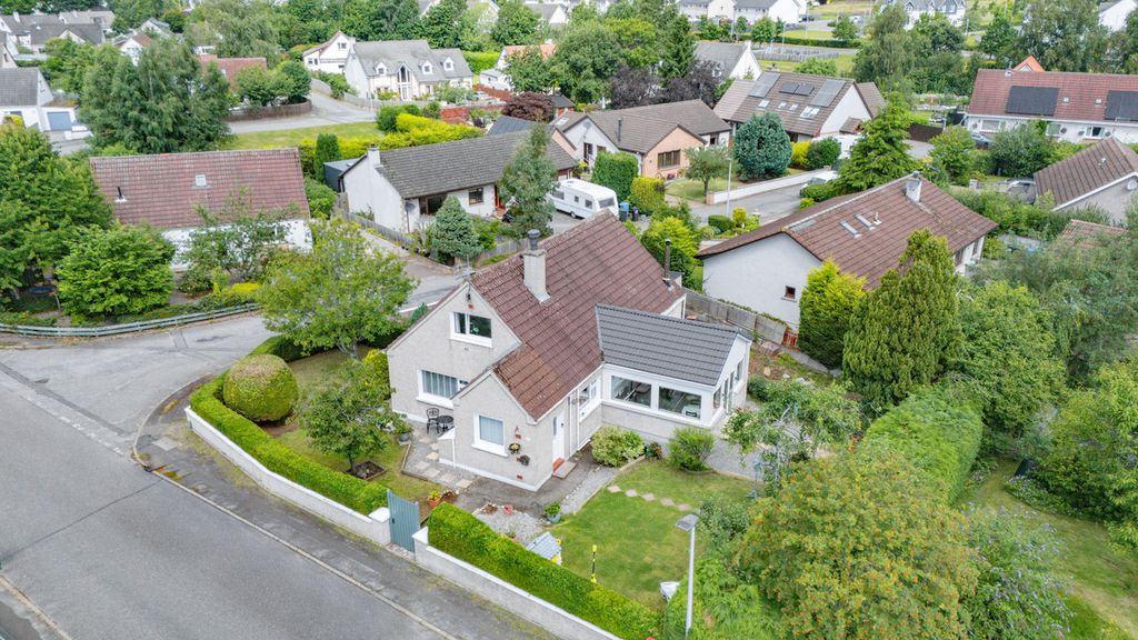 Property photo 1 of 42