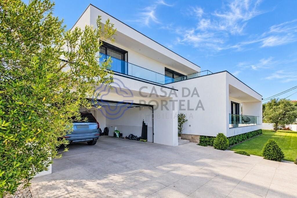 Property photo 3 of 89