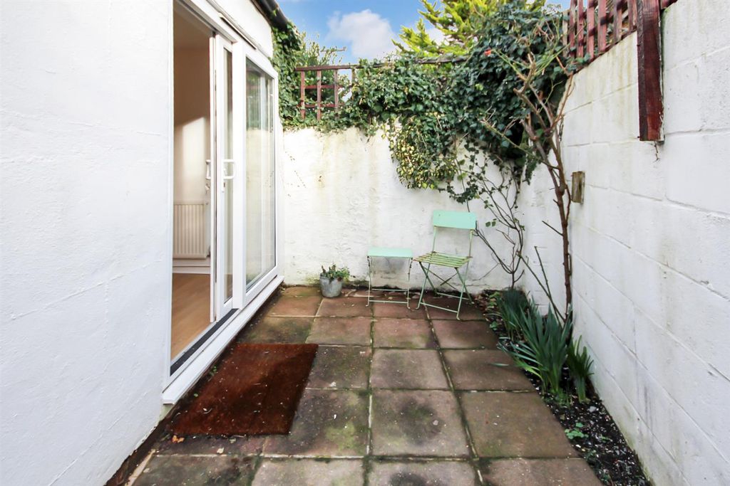 Property photo 2 of 10 Patio