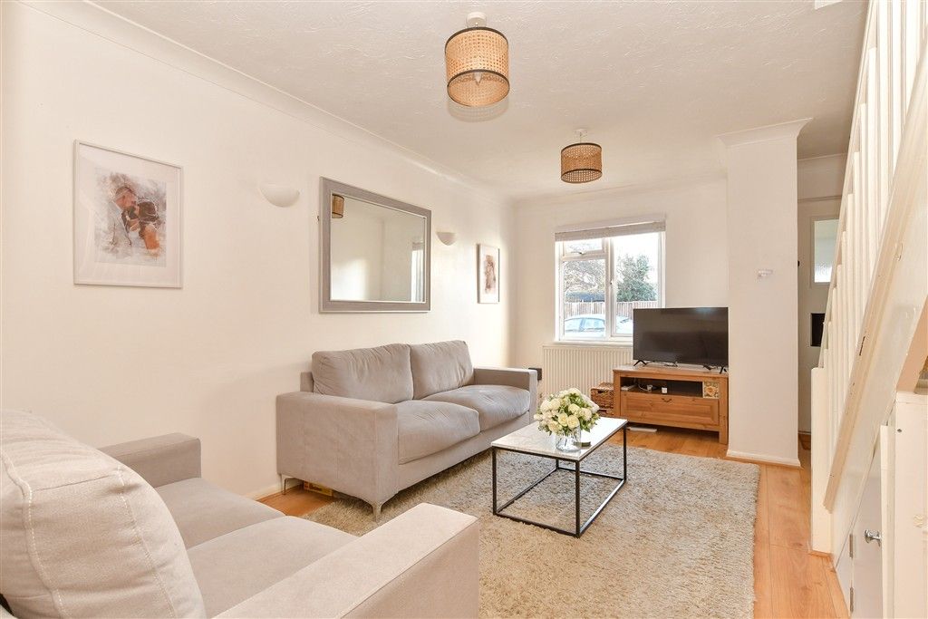 Property photo 2 of 8 Lounge