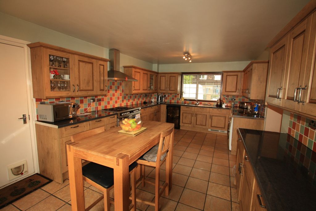 Property photo 3 of 12 Img_8988