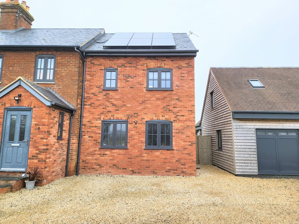 Property photo 1 of 9 Exterior