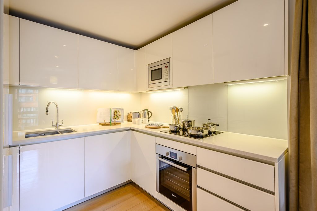 Property photo 2 of 12 Kitchen