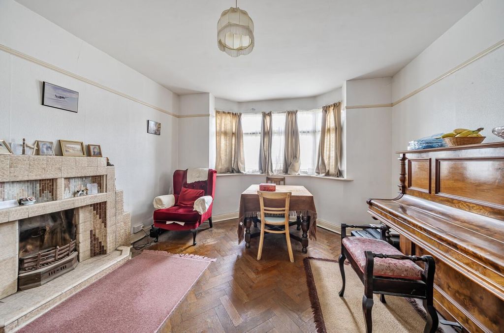 Property photo 3 of 14 Davidson Frost-Wellings, Dfw, Whitchurch Gardens,