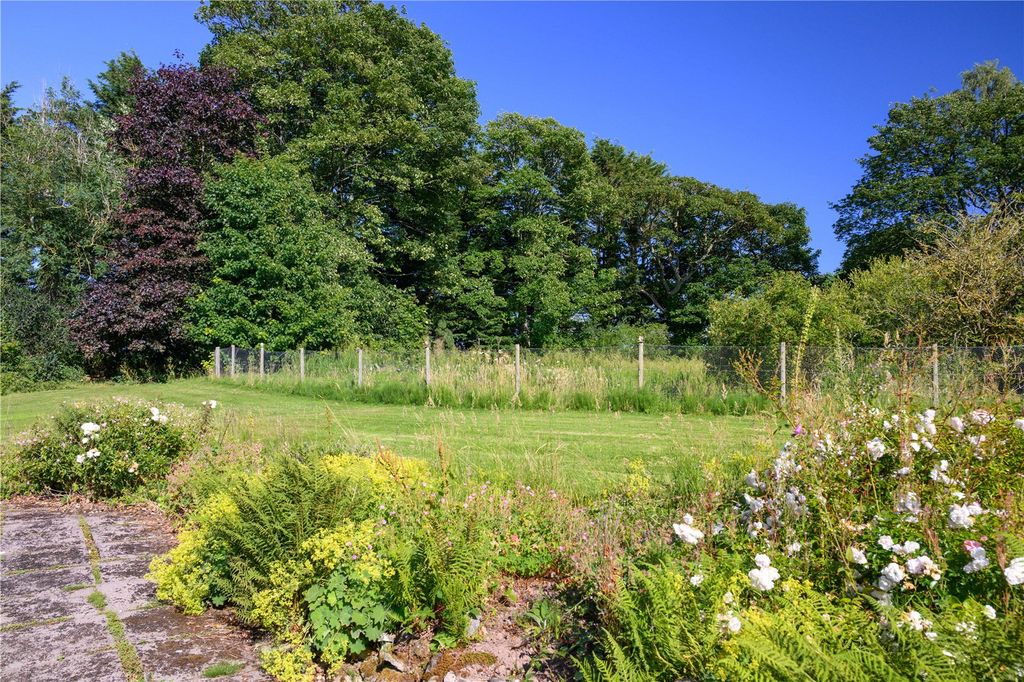 Property photo 3 of 24 Garden