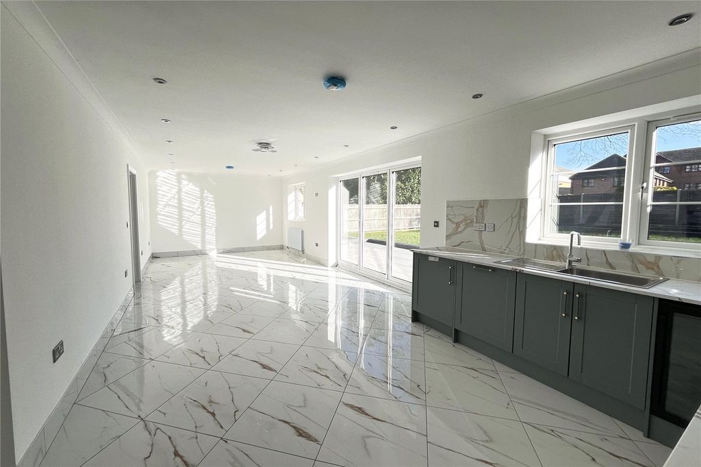 Property photo 2 of 11 Picture No. 56