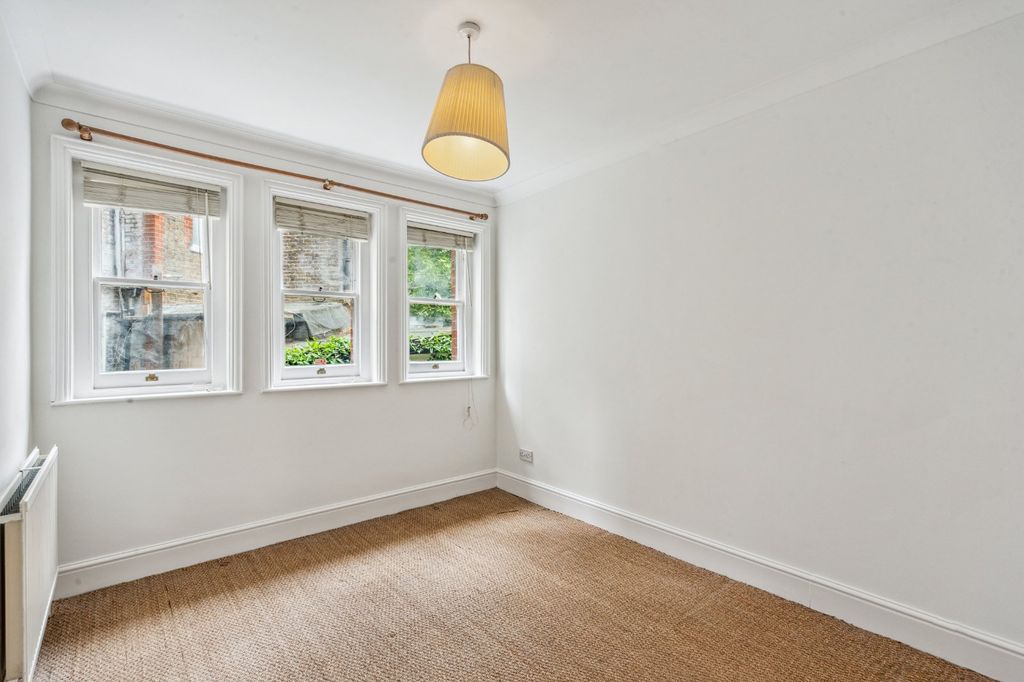Property photo 3 of 11