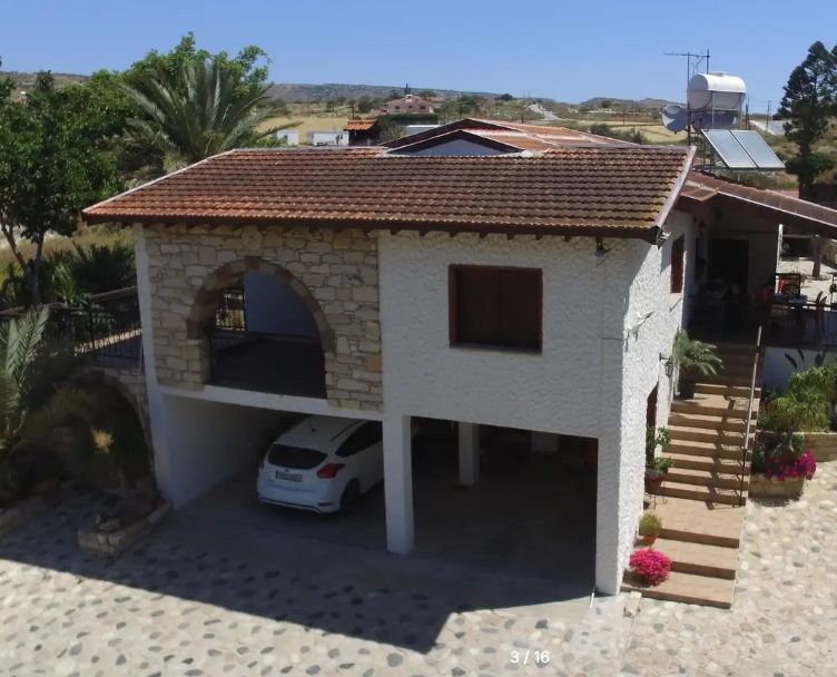 Property photo 2 of 7