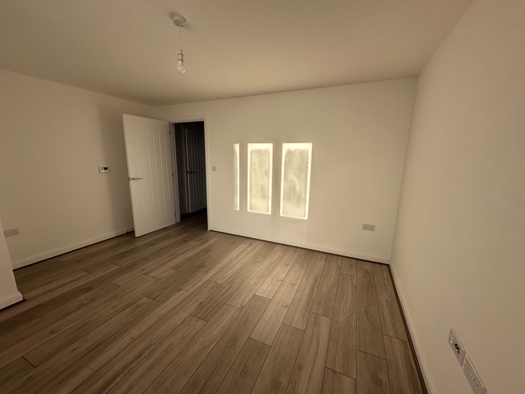 Property photo 2 of 15 Image