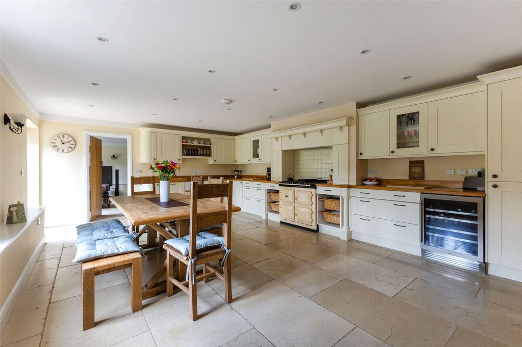 Property photo 3 of 25 Picture No. 04