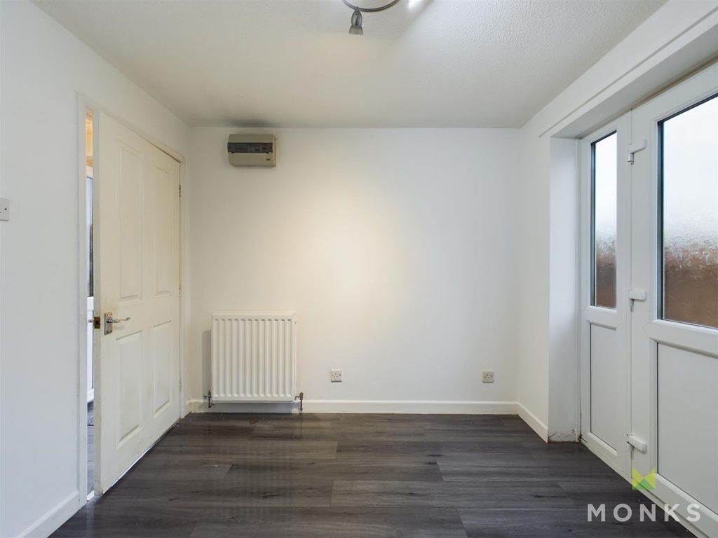 Property photo 3 of 12 Cam01420G0-Pr0524-Still004.Jpg