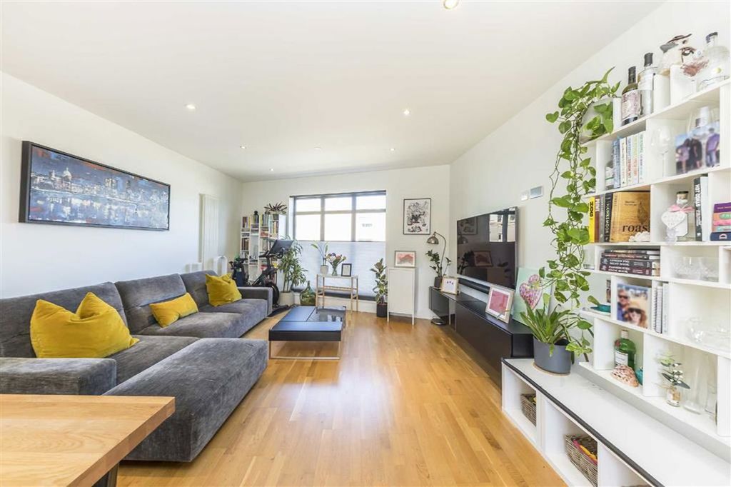 Property photo 2 of 9