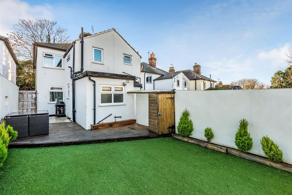 Property photo 2 of 12 29-Highlands-Road-20.Jpg