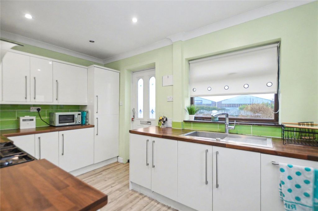 Property photo 3 of 22 Picture No. 14