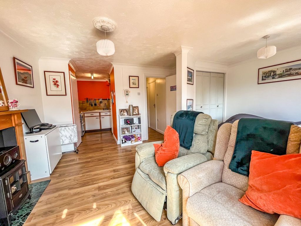 Property photo 2 of 8
