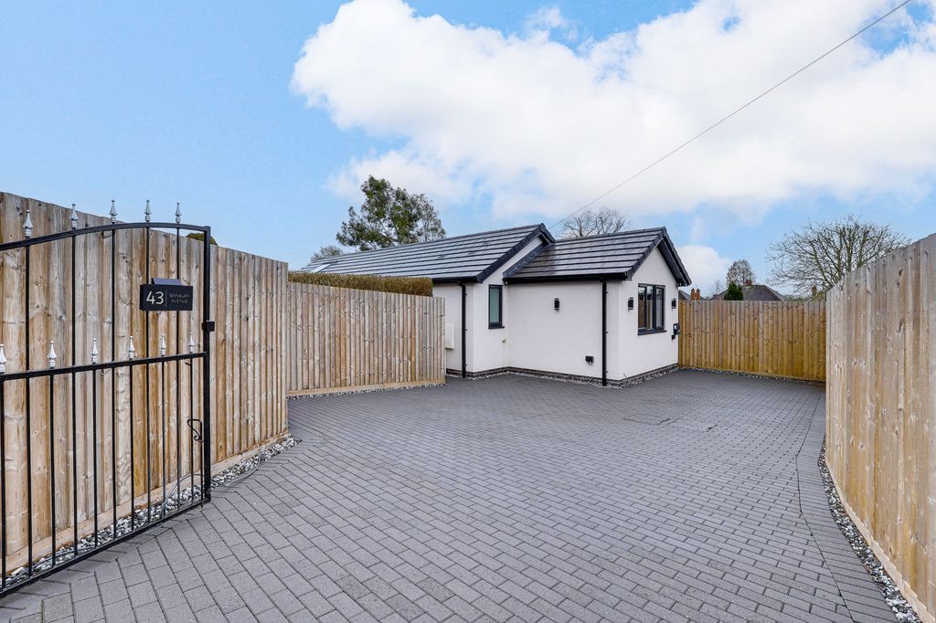 Property photo 1 of 20