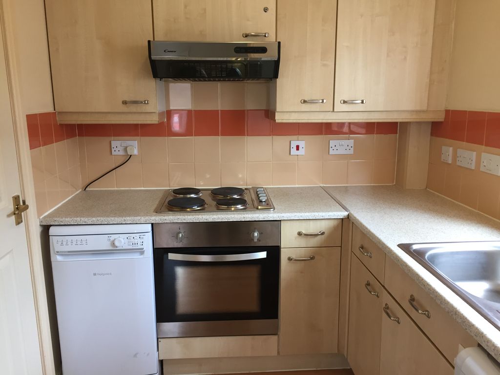 Property photo 2 of 6 Kitchen