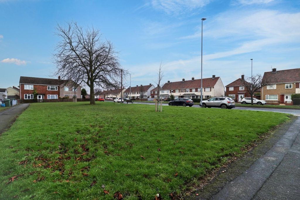 Property photo 2 of 18