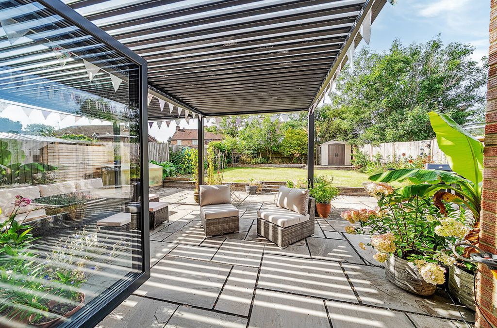 Property photo 3 of 23 1335748-15-6895c3...