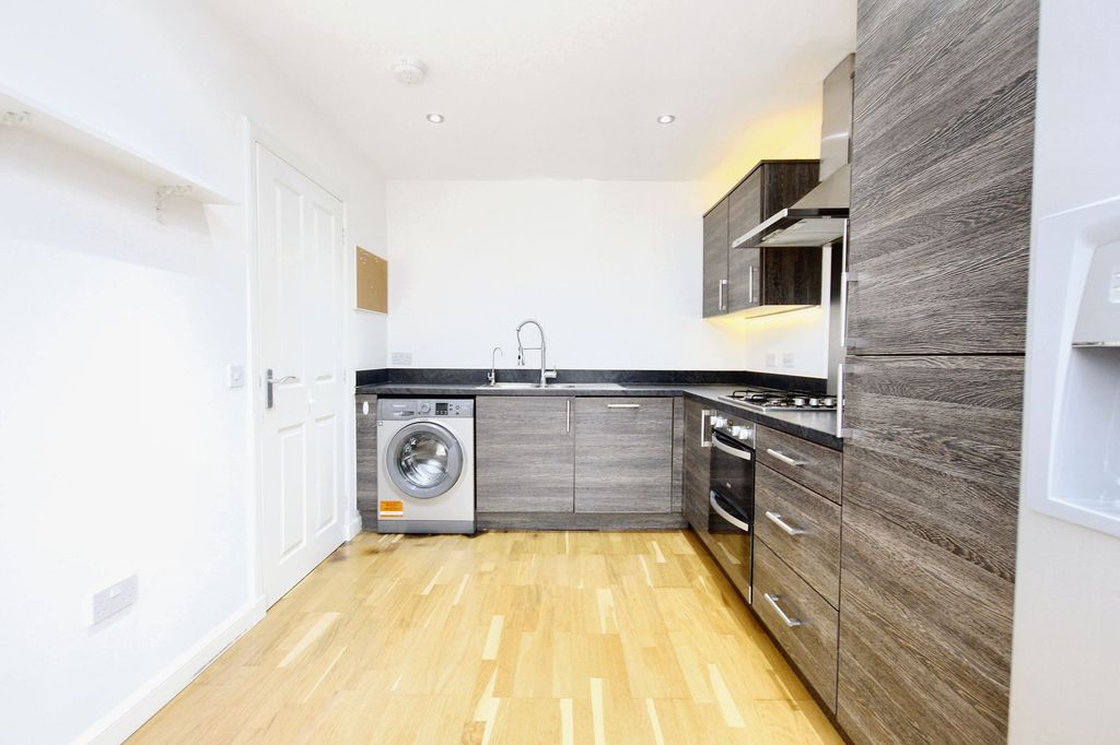 Property photo 3 of 20 Kitchen