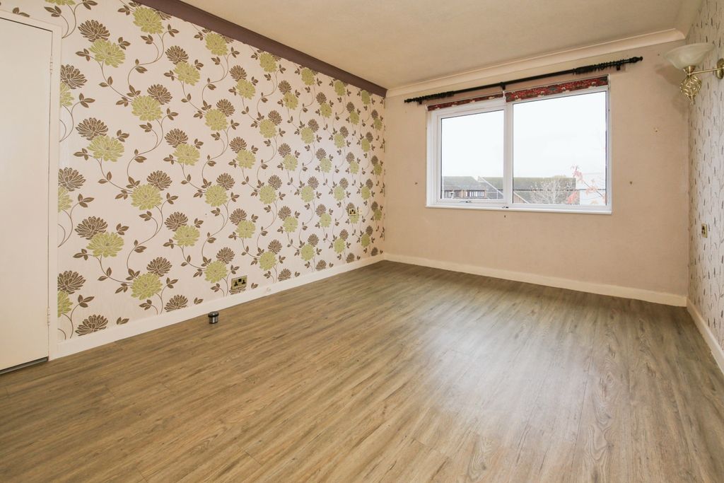 Property photo 2 of 9 Living Room