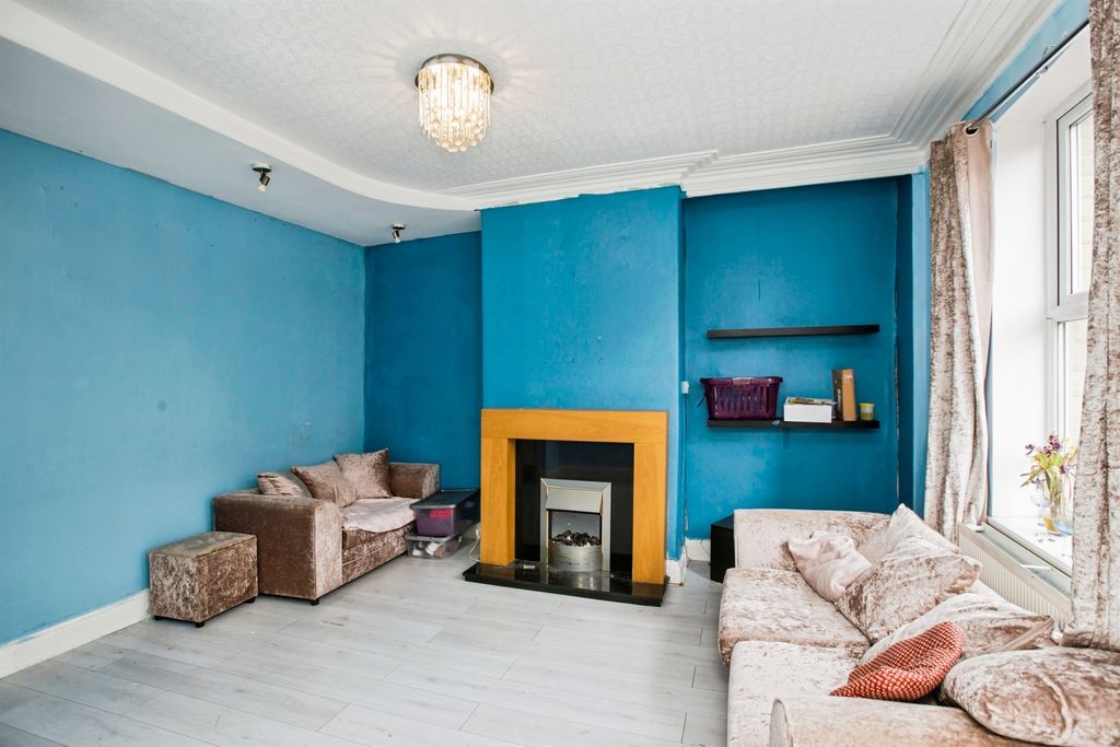 Property photo 2 of 11