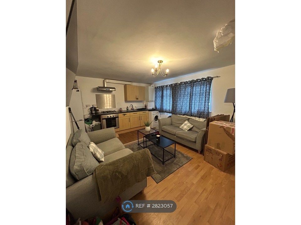 Property photo 2 of 9 Lounge/Kitchen