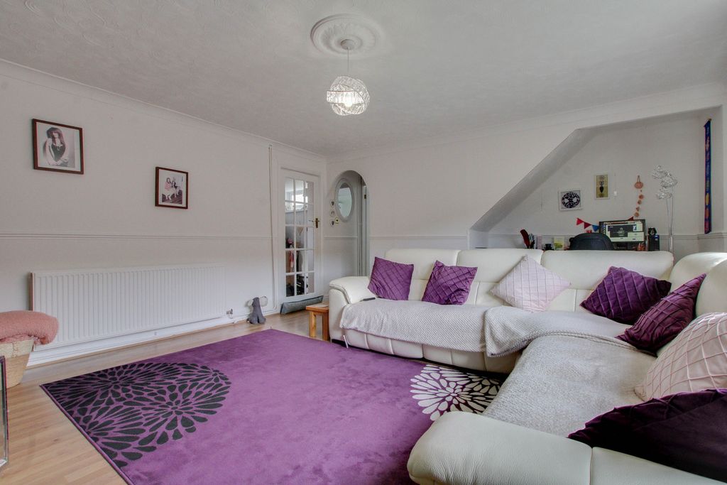 Property photo 3 of 13