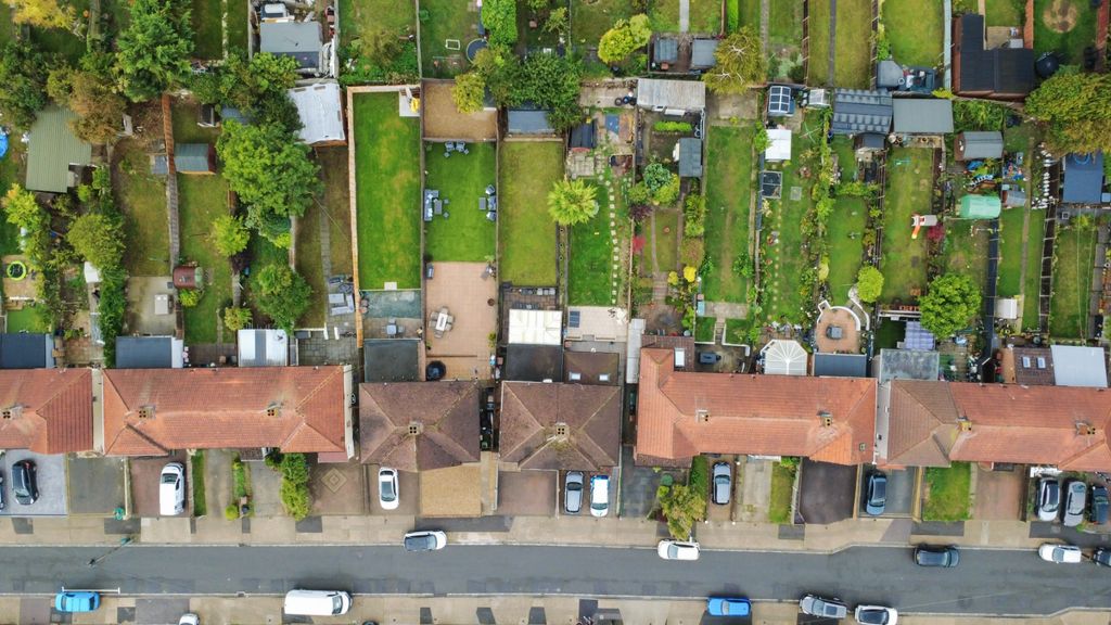 Property photo 2 of 18 4505832