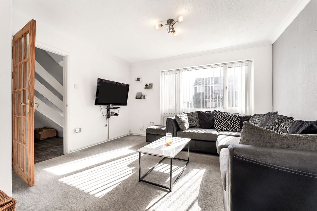 Property photo 3 of 11