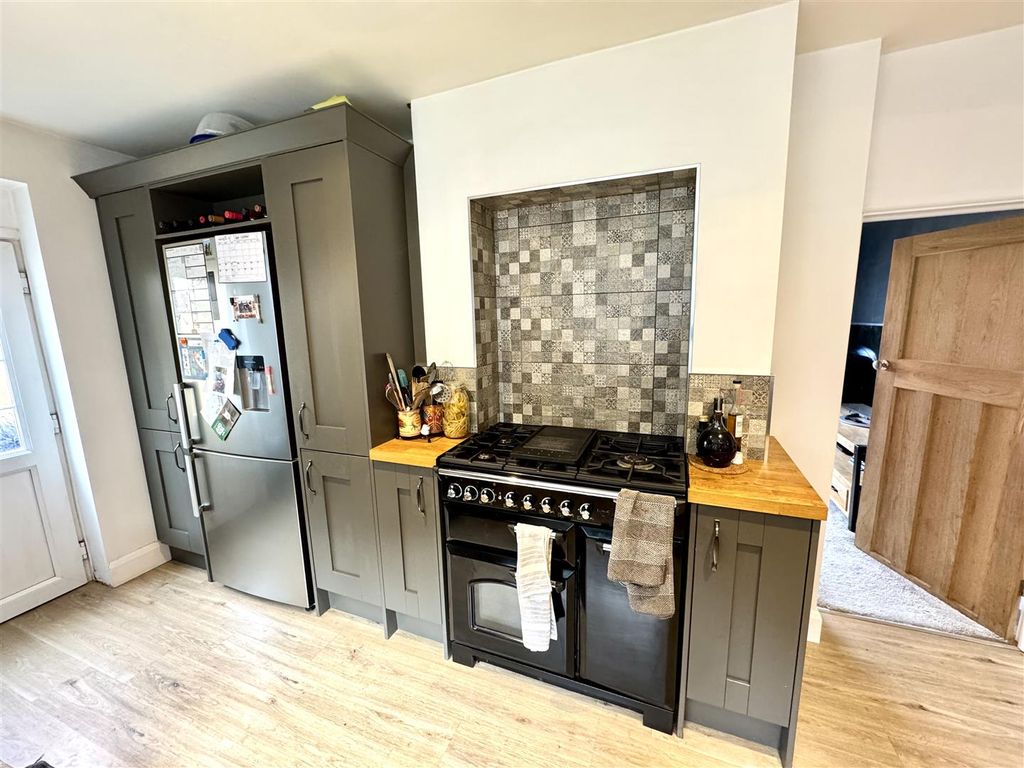 Property photo 3 of 15 Kitchen/Dining Room