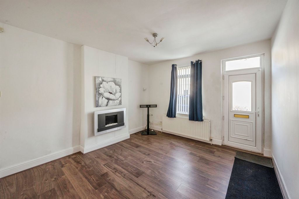 Property photo 2 of 16