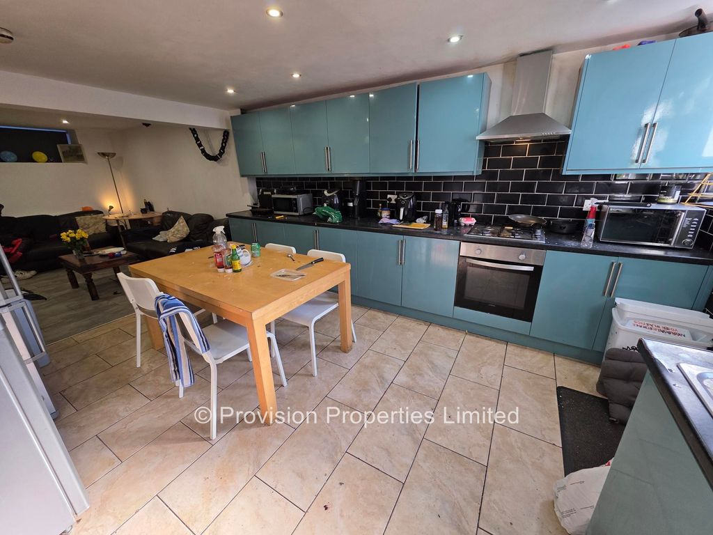Property photo 2 of 10 Photo