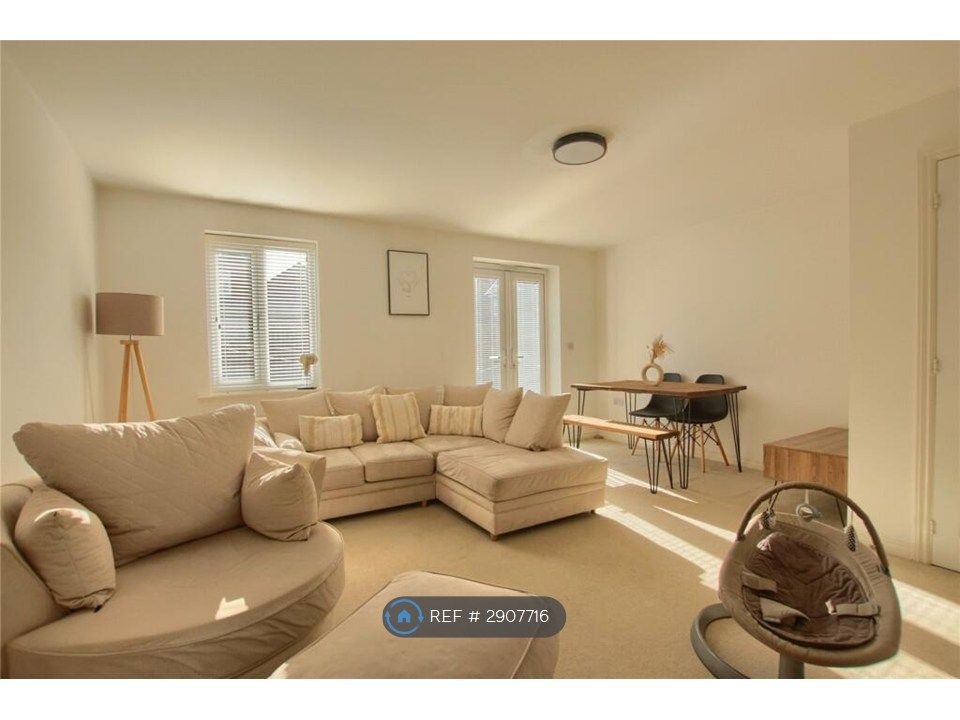 Property photo 1 of 10 Lounge
