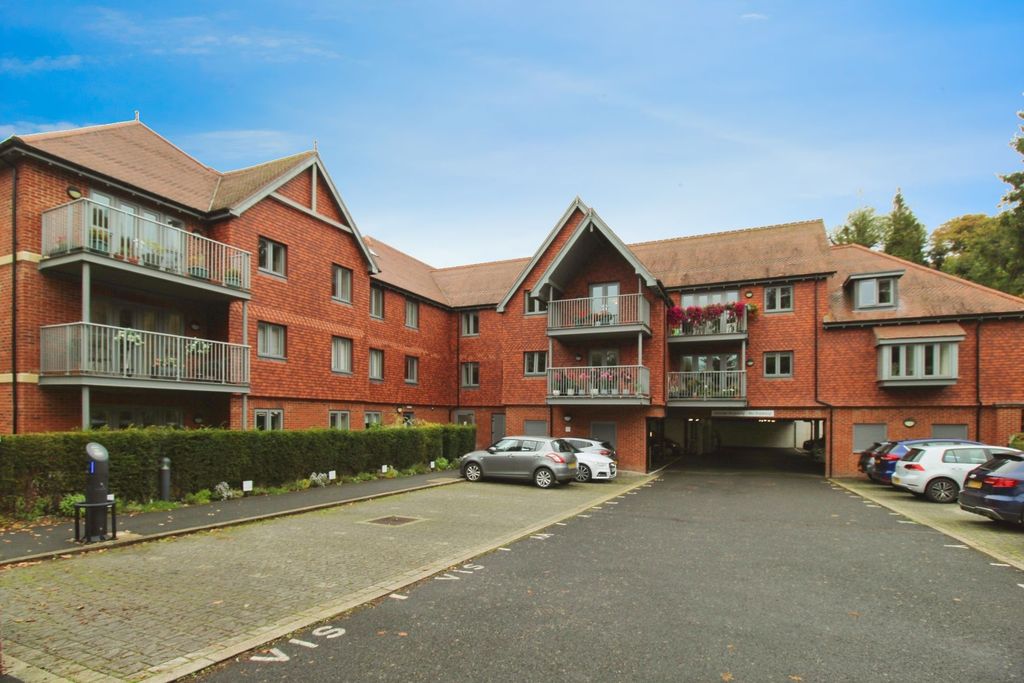 Property photo 1 of 21