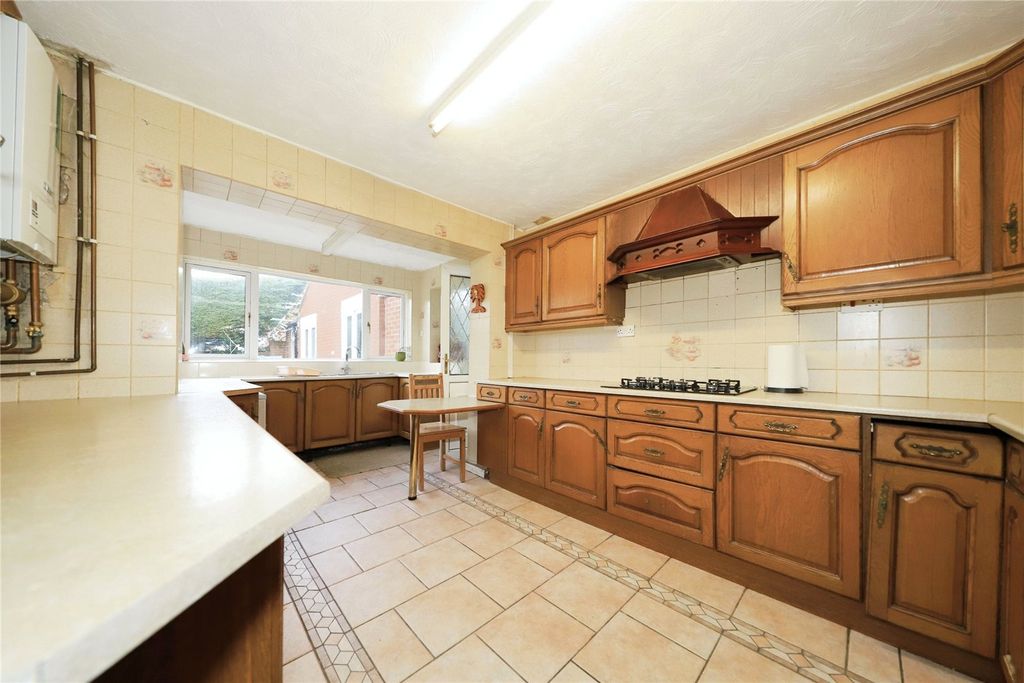 Property photo 3 of 20 Breakfast Kitchen