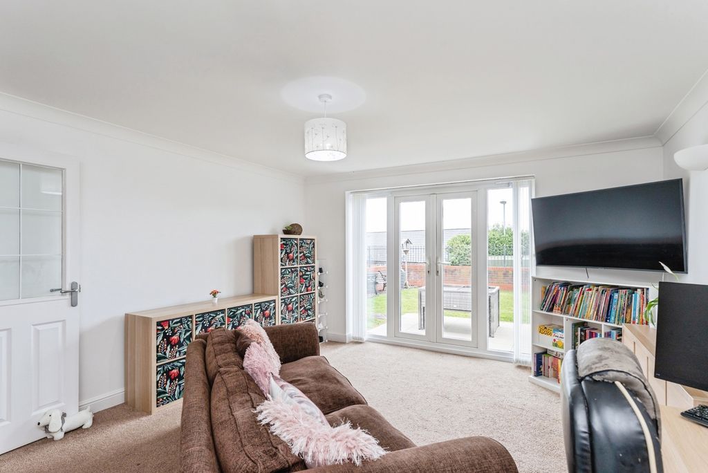 Additional image 4 of 2 bed flat for saleLlys Y Graig, Bryn-Y-Baal, Mold, Flintshire CH7