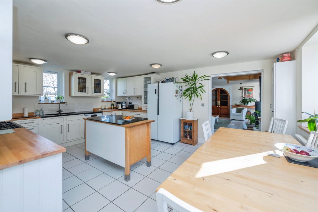 Property photo 2 of 23