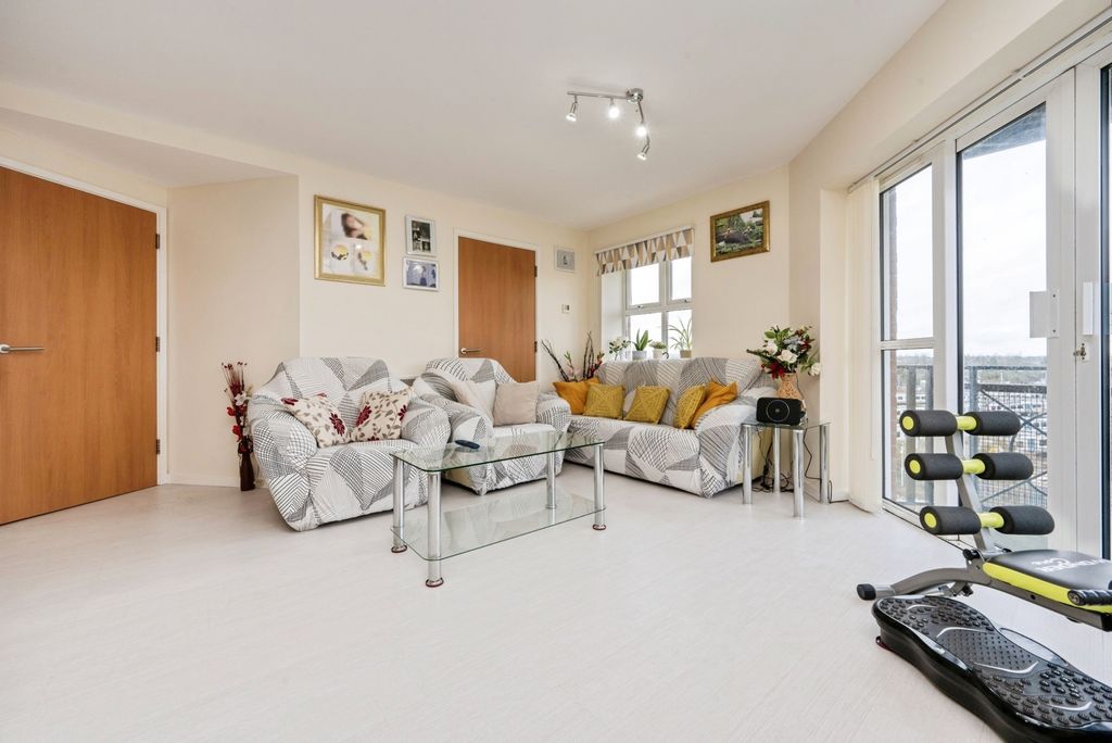 Property photo 3 of 23 Pbox-Img.Jpg