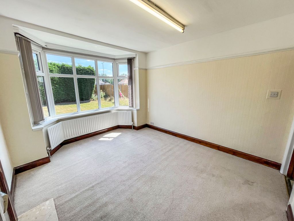 Property photo 3 of 19 Sitting Room