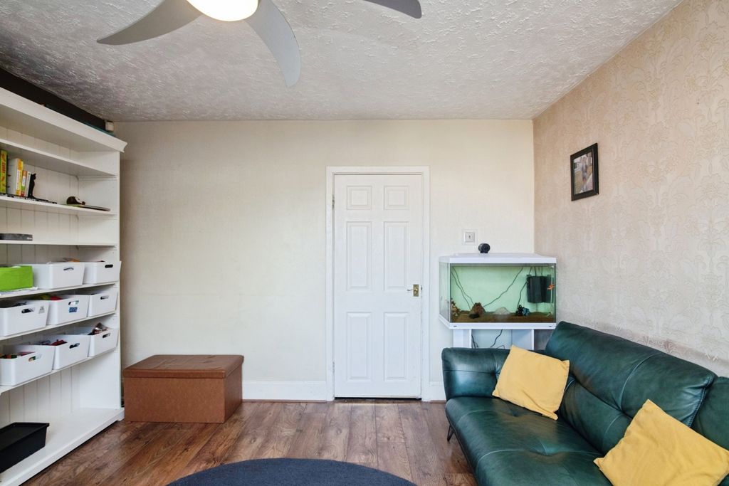 Property photo 2 of 28 Pbox-Img.Jpg