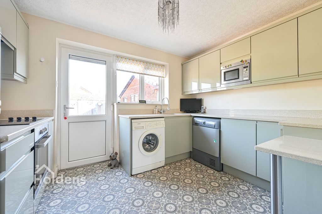Property photo 3 of 17
