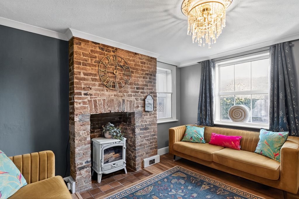 Property photo 2 of 18