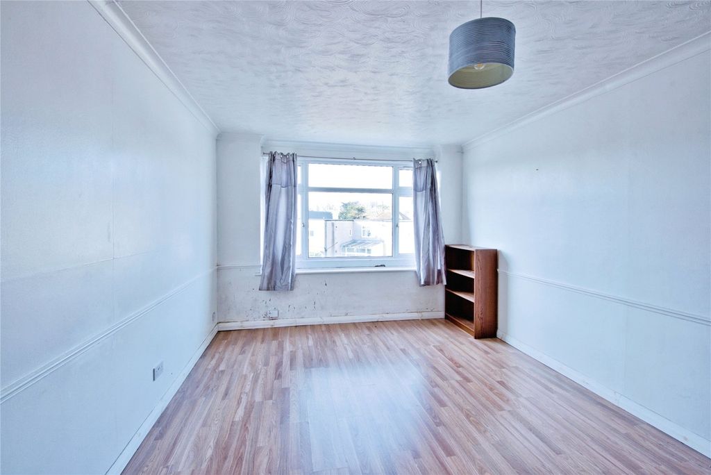 Property photo 3 of 18 Picture No. 03